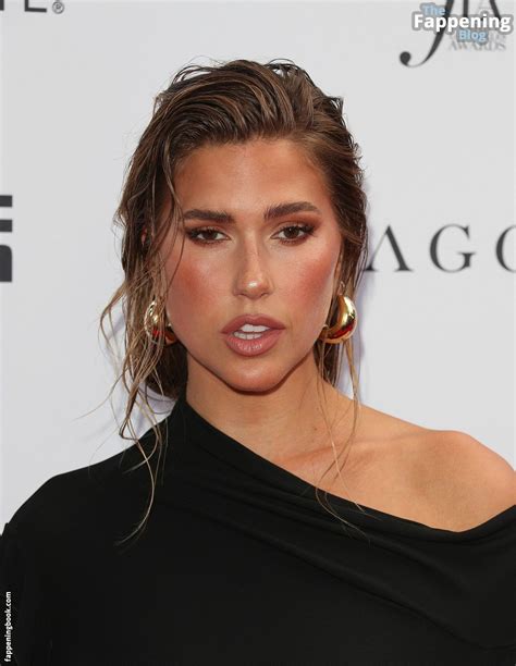 kara del toro nude|Kara Del Toro Nude & Sexy (77 Photos) [Updated]